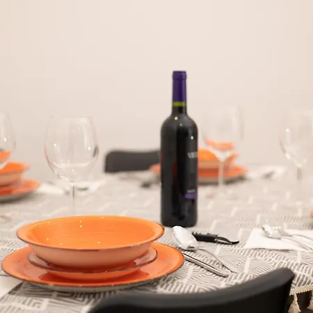 Nuevo, Grande Con Garaje, Arena, Casco Viejo Apartment