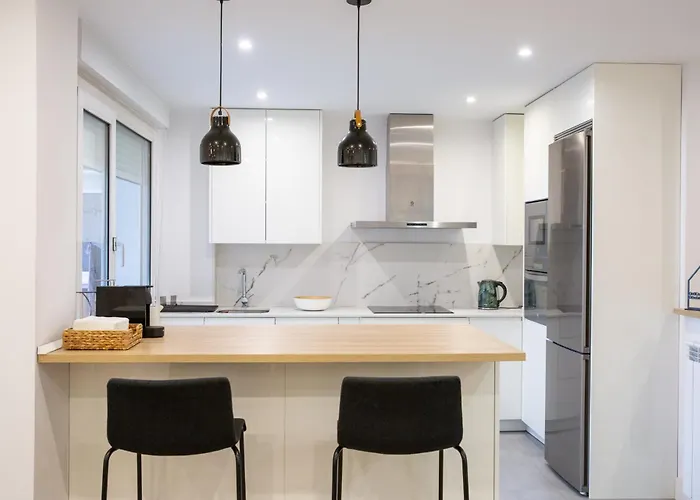 Nuevo, Grande Con Garaje, Arena, Casco Viejo Apartamento